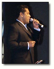 Lay Lag'ia singing